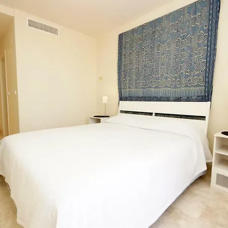 Дом отдыха Gorgeous Cabopino With Stunning Views